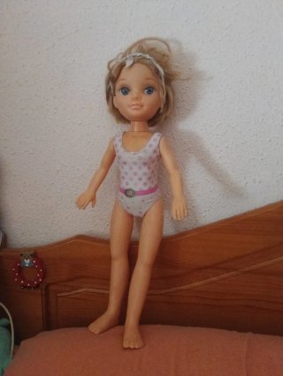Muñeca rubia con diadema Nancy new,