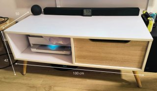 Mueble de salón modular blanco y madera