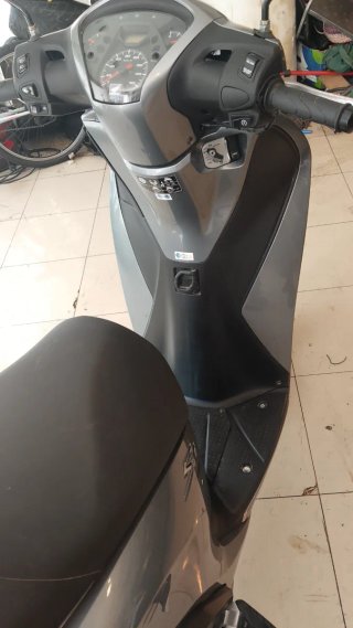 Honda SH 125 gris 2016 tiene solo 132 km