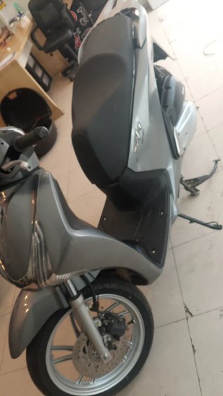 Honda SH 125 gris 2016 tiene solo 132 km