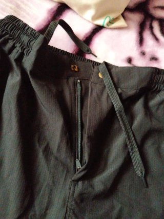 Pantalones negros deportivos con cremallera
