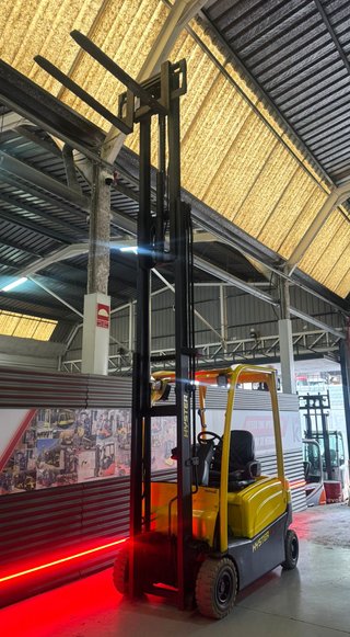 CARRETILLA ELEVADORA SEGUNDA MANO 1600 KG