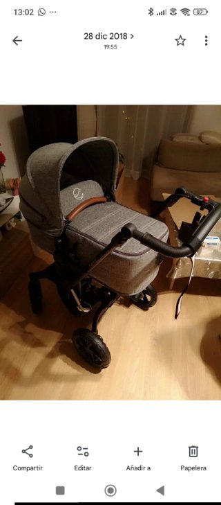 Carro de bebé gris