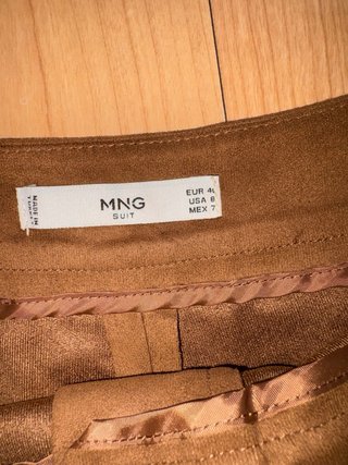 Pantalón corto Mango marrón