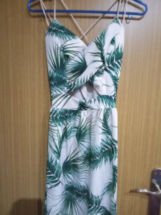 Vestido largo estampado hojas