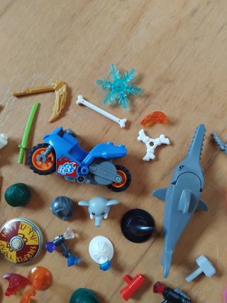 Lote Accesorios y Armas LEGO
