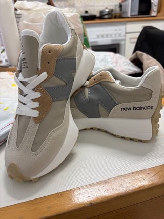 Zapatillas deportivas nuevas sin usar