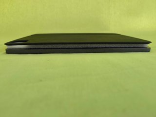 Funda–teclado con trackpad para iPad - Nuevo