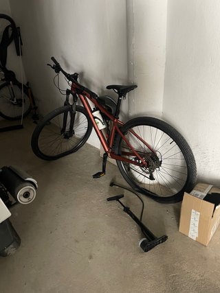 Bicicleta de montaña roja 26’
