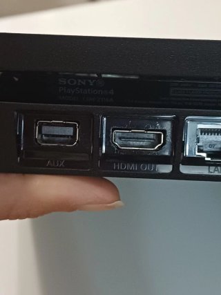 PS4 Slim 500GB + 2 Mandos + Caja Original
