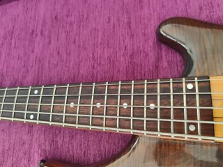 Bajo Heart Art Deluxe 5 cuerdas