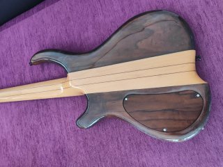 Bajo Heart Art Deluxe 5 cuerdas