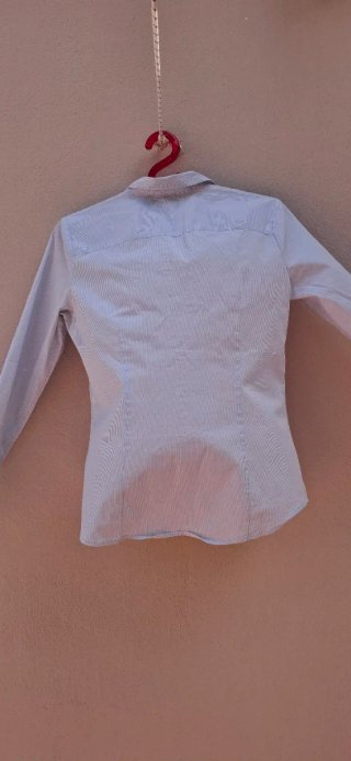 Camisa H&M rayas azul y blanco