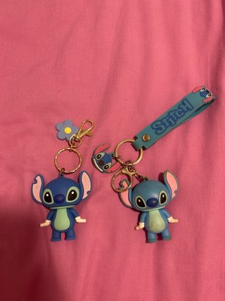 Lote de figuras y peluche Stitch
