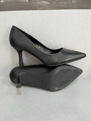 Zapato salón tacón 7 cm talla 38 negro nuevos