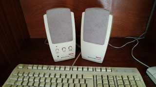 Teclado rato e colunas Windows 98