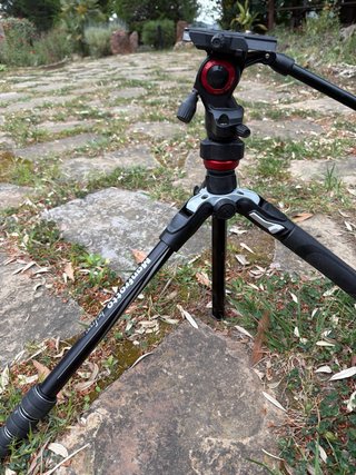 Trípode Manfrotto + rótula fluida. Befree Live.
