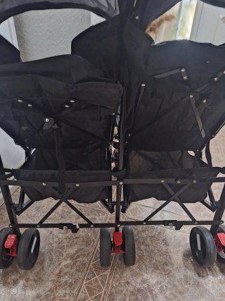 Silla de paseo gemelar negra