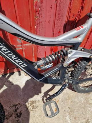 Bicicleta Specialized Downhill