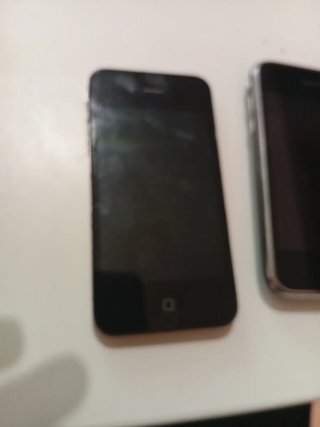 2 iPhone 3GS e 4 - Apple