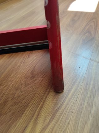 Trona Stokke Roja con accesorios