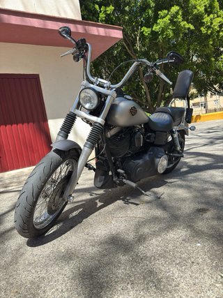 Harley Davidson Dyna Street bob FXDB