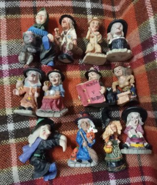 Gran Lote de 21 figuras Brujas