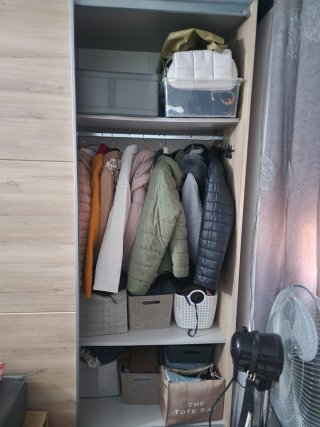 Armario marrón habitación