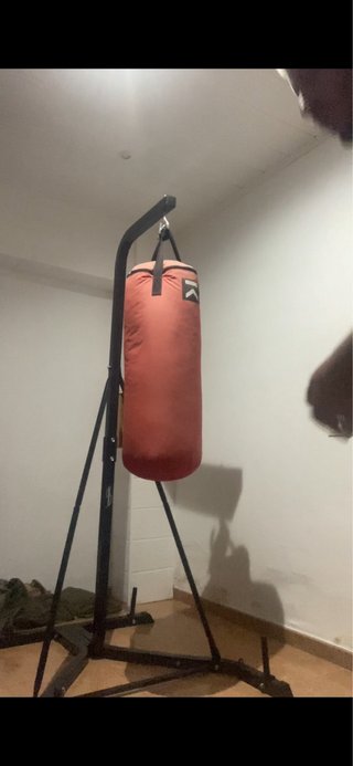 Saco de boxeo con soporte