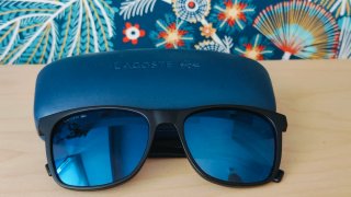 Gafas de sol Lacoste negras y azules