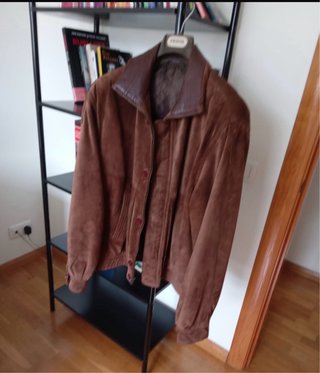 Chaqueta de piel marrón