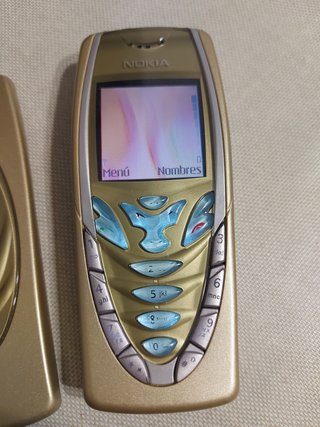 Teléfono Móvil Nokia 7210 Dorado