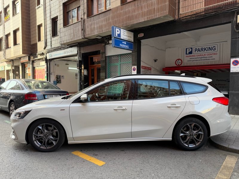 Ford Focus SportBreak 1.5 Ecoblue ST-Line 2021, foto 2