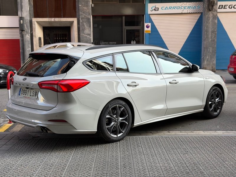 Ford Focus SportBreak 1.5 Ecoblue ST-Line 2021, foto 7