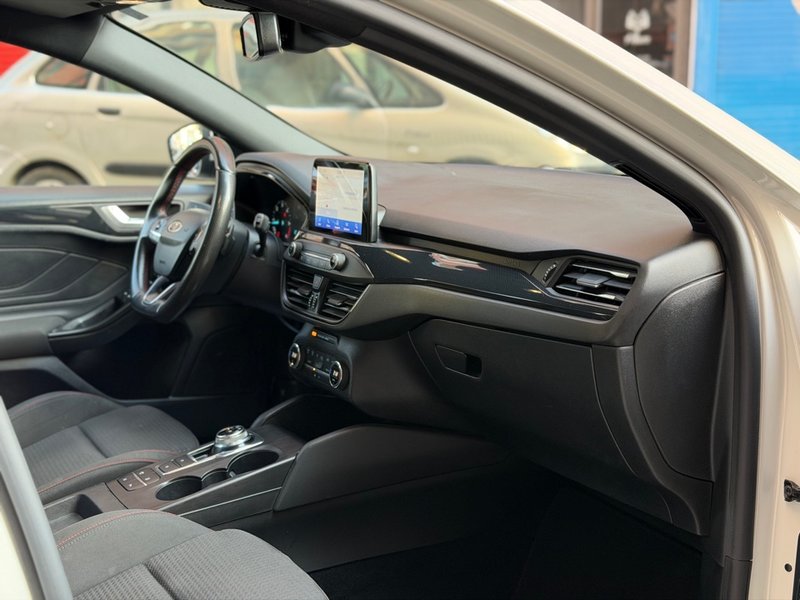 Ford Focus SportBreak 1.5 Ecoblue ST-Line 2021, foto 14