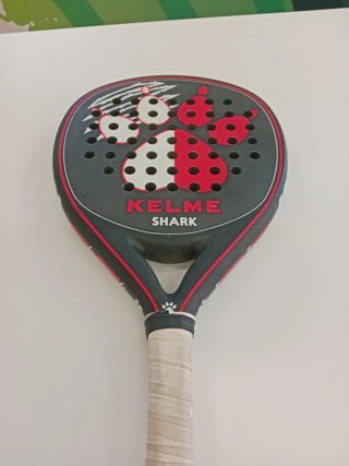 Pala de pádel Kelme Shark