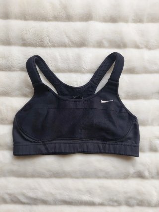 Top deportivo Nike Talla M Negro