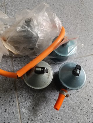 Regulador de gas para bombona,  1 nuevo y 3 acept