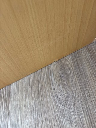 Cómoda 5 cajones madera y morado