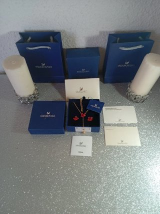 Conjunto Swarovski Cisne Rojo y Dorado