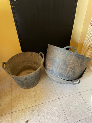 Esportones antiguos de goma