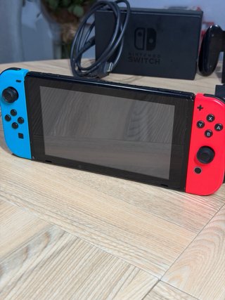 Nintendo Switch V2 + Accesorios