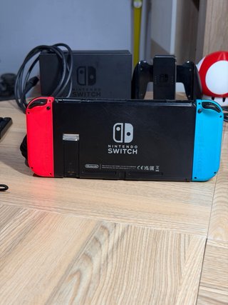 Nintendo Switch V2 + Accesorios