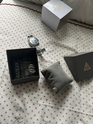 Reloj Guess Día/Fecha Azul y Plateado