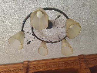 Lámpara de forja y cristal