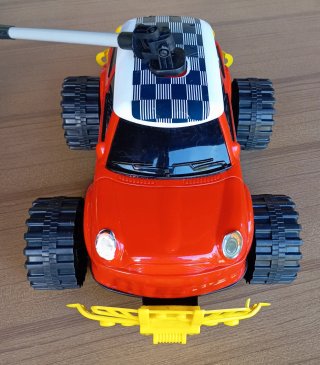 Macchinina rossa con volante