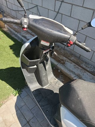 Moto Scooter Blanca Automática