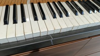 TECLAS PIANO Y PEDALES