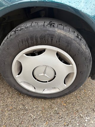 Llantas Mercedes con tapacubos