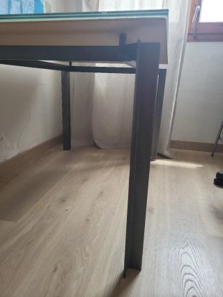 Mesa de cristal y metal de acero inoxidable